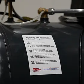 compressor onderhoud sticker