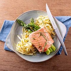 Recept zalmrollade met groene asperges en tagliatelle