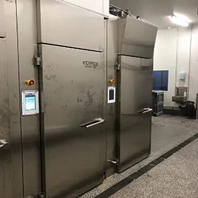 Rookkasten Kerres voor het roken van vlees