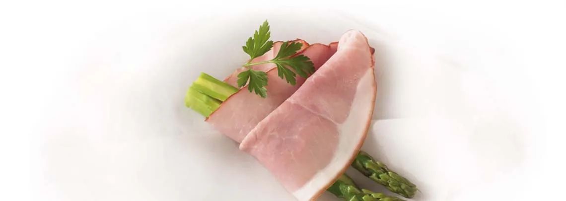 Délicieux jambon traditionnel avec un goût délicat d'asperges.