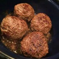 Boulettes de viande délicieuses avec une touche italienne.